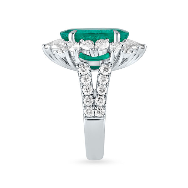 Emerald Oval-Cut Ring with Diamonds in White Gold